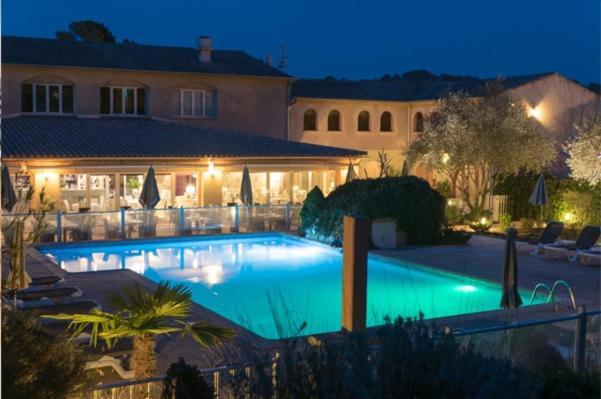 Logis Hostellerie De L'Abbaye Le Thoronet Exterior photo